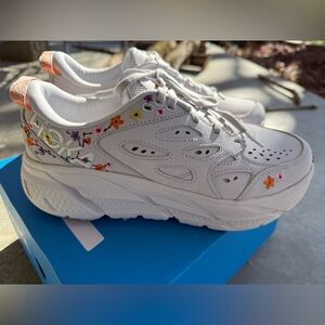 SOLD rare HOKA bloom Clifton Sneakers women’s size  7.5 1153618